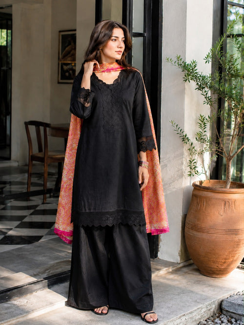 Black kurta and trouser set styling detail